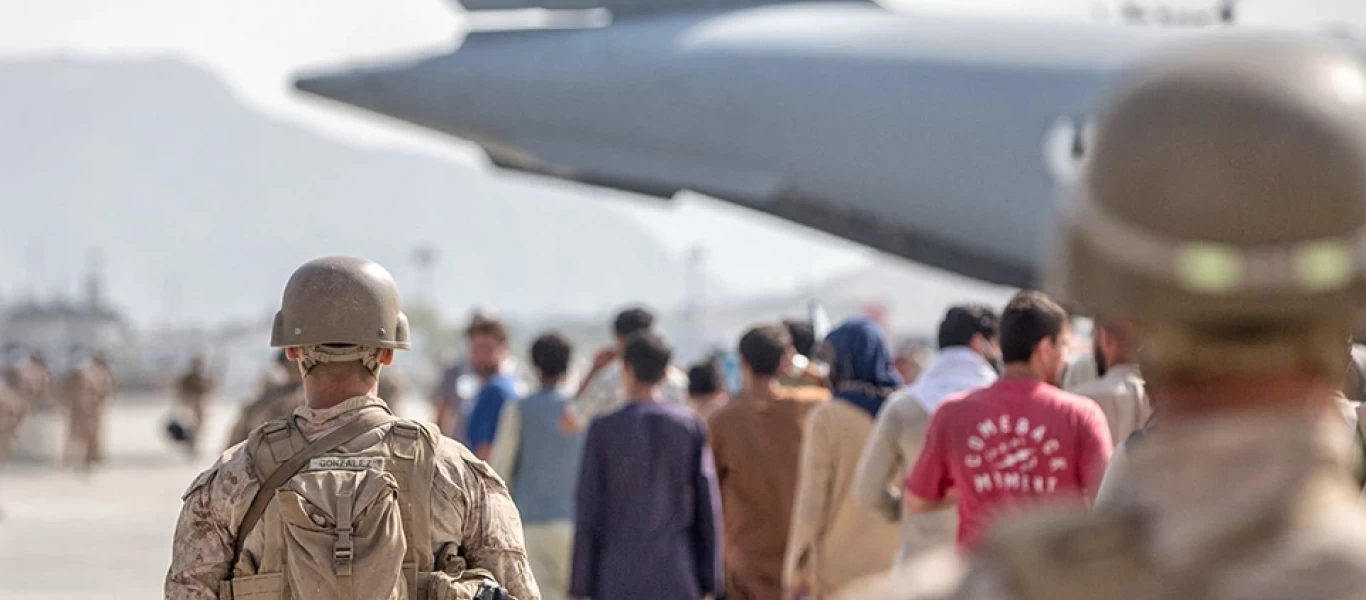 Αφγανιστάν: Άρον-άρον η αμερικανική αποχώρηση υπό το βάρος «απειλών» - Οι Ταλιμπάν σε αναμονή ελέγχου του αεροδρομίου